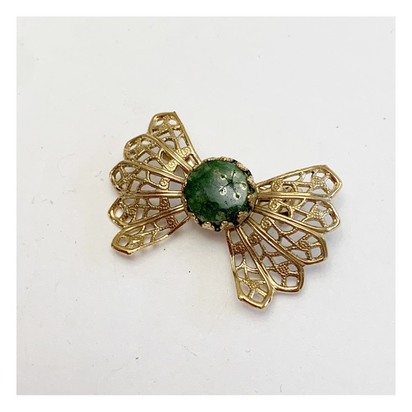 Vintage gold tone filigree bow brooch with green nephrite jade stone - Picture 4 of 7
